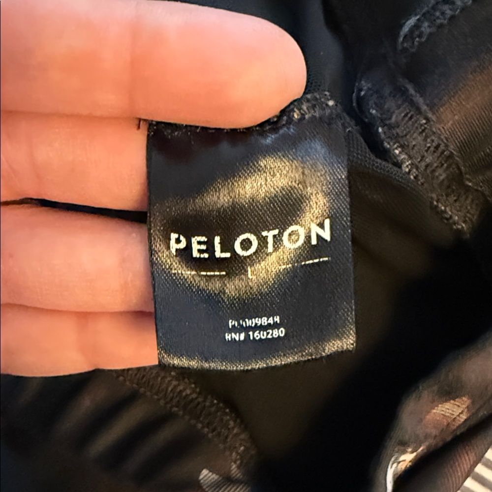 Peloton Show Up Floral High Neck - Picture 3 of 4